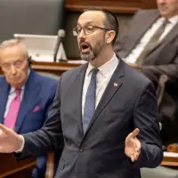 Ontario inspecting commercial truck driver colleges after scathing audit: minister