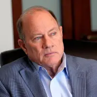 Former Detroit Mayor Duggan cites toxic political climate, suspending his run for Michigan governor