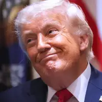 Trump plays mayor at Cabinet meeting, showcasing his DC renovations