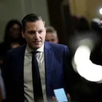 Federal government's new AI strategy will emphasize trust, minister says
