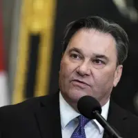 NDP leader introduces bill that would require floor crossers to face voters first