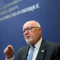 51st state 'a great discussion' for Trump and Carney, says Hoekstra as president trolls ahead of trade talks