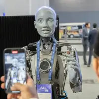 New federal AI strategy looks to close 'adoption gap,' build public trust
