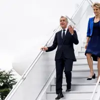 Carney announces new intelligence exchange agreement with France