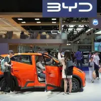 Joly to meet Chinese EV makers in Shanghai in bid to attract auto sector investment