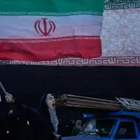 Iran and US reach an initial deal to end the war and open the Strait of Hormuz but challenges remain