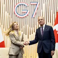 Canada begins talks with Italy on buying advanced trainer jets
