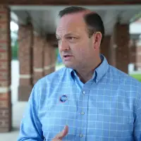 Alan Wilson wins South Carolina Republican governor runoff after Trump hedges his bet on race