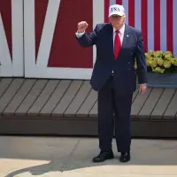 Trump and Republicans return to communist attacks against Democrats ahead of the midterm elections