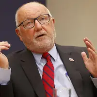 Canada paying to construct Gordie Howe bridge is 'big myth', according to Ambassador Pete Hoekstra