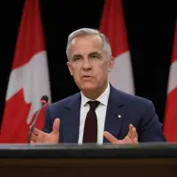 Carney Gets High Marks on Economy Despite Recession Talk, Poll Says
