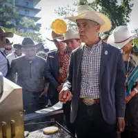'I've been training all year': Carney masters the art of flipping Stampede flapjacks