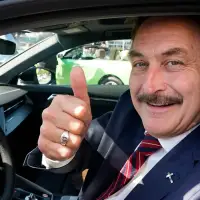 Donald Trump endorses 'Pillow Man' Mike Lindell for Minnesota governor