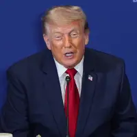 Trump drifts into campaign topics while addressing defense technology gathering