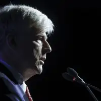 Hodgson pitches major projects to First Nations as wildfires scorch communities