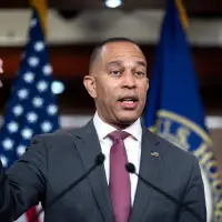 House Democratic leader Hakeem Jeffries kicks off 100 days till midterms with affordability agenda