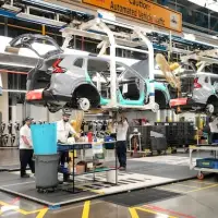 Ottawa weighs proposal on auto tariffs as it presses U.S. for reprieve, sources say