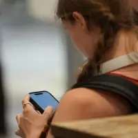 Ottawa wants to block kids from social media. How would age verification work?