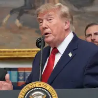 CP NewsAlert: Trump says trade deal with Canada 'moving along' ahead of deadline