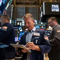TSX gains more than 250 points as investors brush off U.S. trade risks