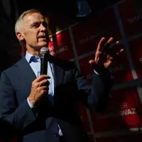 Carney Stands Up to Trump in Trade War Despite the Risks