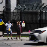 Russian embassy protesters keep daily picket, 4.5 years into Ukraine invasion