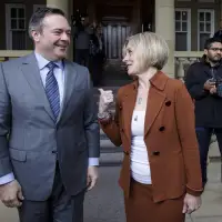 Frenemies for Canada: Ex-Alberta premiers join hands to keep province from separating