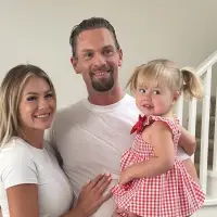 Edmonton-born father back in Canada after 9 months in U.S. immigration detention