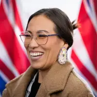 'Implosion': Warbus is seventh B.C. Conservative to quit caucus, blaming Findlay