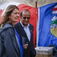 Alberta's Smith says Canadians 'confused' by Trump's targeting of Lake Ontario