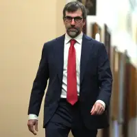 Steven Guilbeault formally resigns his seat in Laurier-Sainte-Marie