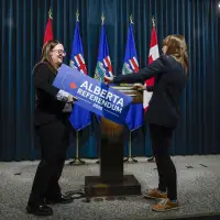 Elections Alberta begins distributing mail-in ballots for October referendum