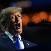 Trump, hoping to salvage midterms, offers every US adult $5,000 if Republicans win midterm elections