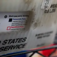Supreme Court lifts a cloud over midterms, letting mail ballots flow as normal to voters