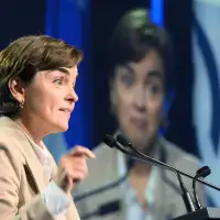 Warning of a PQ-Conservative alliance, opponents point to 'pro-natalist' policies