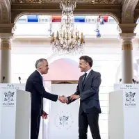 Carney heading to Saint-Pierre-et-Miquelon for meeting with Macron