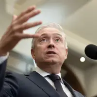 Federal government introduces bill to extend gas tax pause to January 2027