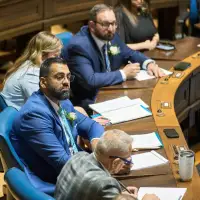 Manitoba Tory Leader Obby Khan stepping down over internal fighting in party