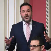 CAQ minister apologizes, is booted from caucus after attending PQ election party