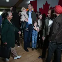 Eby slams U.S.-style health care privatization, Conservatives claim 'fearmongering'