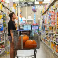 Trump failed to stop inflation. Now Republicans may pay the price in the midterm elections