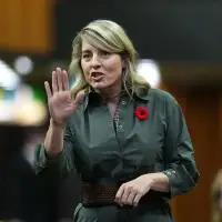 Joly will meet Stelco’s leadership, but only if they recall laid off workers