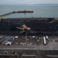 Ottawa quietly abandoned promise to end thermal coal exports, audit says