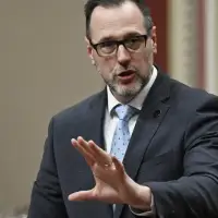 Quebec government to table legislation to ban prayer in public places