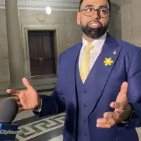 Manitoba PC board member suspended over ICE social media post