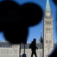 Executive public servants received more than $146 million in performance pay