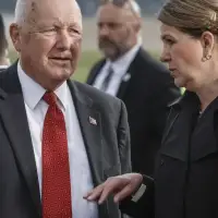 Alberta, Saskatchewan make compelling case for supplying U.S. with oil: Hoekstra