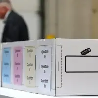 More than 300 advance polls open across Alberta in historic referendum on separation
