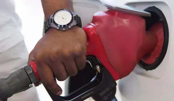 Lower gas prices bring inflation down to 2.8 per cent in June: StatCan