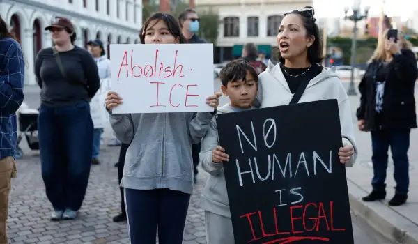 Videos of deadly Minneapolis shooting contradict government statements